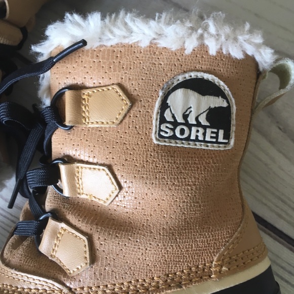 Sorel Snow Boots - Picture 5 of 14